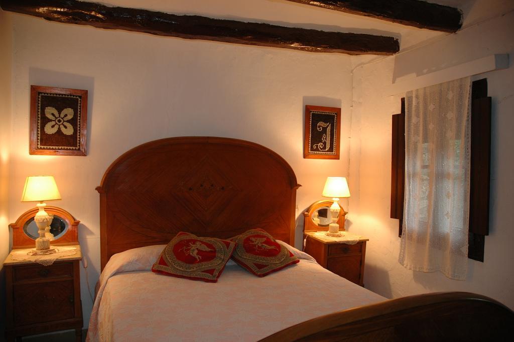 Habitaciones Con Encanto - Cal Alejandro Montsonis Room photo